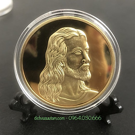 Hình ảnh Đồng xu Chúa Giê-su vàng mang lại bình an, tặng kèm đế trưng bày xu