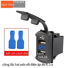 Công tắc tái trang bị đặc biệt loại thuyền đôi USB với màn hình hiển thị điện áp ô tô tái trang bị bộ sạc điện thoại di động, bộ sạc xe hơi
