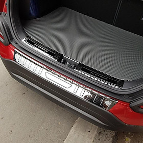 BỘ SẢN PHẨM Nẹp bước chân và ốp chống trầy cốp Hyundai Kona - Mẫu Titan
