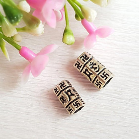 CHARM XỎ NGANG ỐNG BẠC KHẮC CHÚ