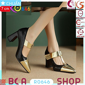 Giày nữ bít mũi gót vuông cao 7 phân RO646 ROSATA tại BCASHOP phối màu sang trọng giữa đen và vàng đồng, quai dán