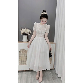 Váy thiết kế ren cúc bọc tay bồng pha chân tơ dáng dài