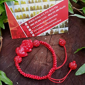 Vòng tay tỳ hưu huyết thắt chỉ đỏ