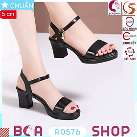 Xăng đan nữ 5p RO576 ROSATA tại BCASHOP màu đen hở mũi, quai ngang kiểu dáng basic tôn dáng và nét đẹp đôi chân