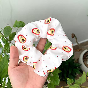Cột tóc Scrunchies bò sữa chất đũi mịn mát