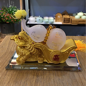 Cóc vàng cõng hồ lô trang trí xe hơi