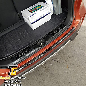 BỘ SẢN PHẨM Nẹp bước chân và ốp chống trầy cốp Suzuki XL7 - Mẫu vân Carbon