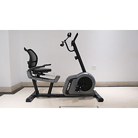 Xe đạp phục hồi chức năng TK8601R điều chỉnh yên linh hoạt, lưng dựa thoáng khí êm ái, tải trọng 120kg chắc chắn, bánh đà 3kg điều chỉnh nặng nhẹ linh hoạt cho người sử dụng.