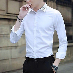 Áo sơ mi in hình họa tiết Chữ Ký ở ngực. Chất sơ mi mềm mịn thoáng mát thấm hút mồ hôi tốt. Phong cách sang trọng thanh lịch