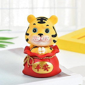 Đồ trang trí con hổ hoạt hình may mắn mini bằng resin để bàn trang trí năm mới
