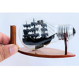 Thuyền trong bóng đèn (thuyền cướp biển 13cm)
