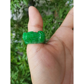 Nhẫn tỳ hưu đá cẩm thạch xanh lục, size 20mm