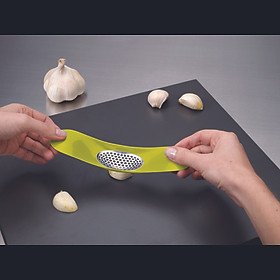 Mua Joseph Joseph - Dụng cụ nghiền tỏi cao cấp Rocker Garlic Crusher Green 200621