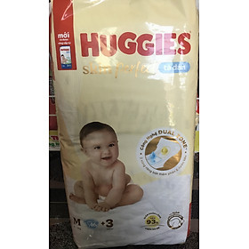 Tặng Thêm 3 Miếng Bên Trong - Tã dán Huggies M46 Skin Perfect Cho Bé Từ 6-11kg - Date mới