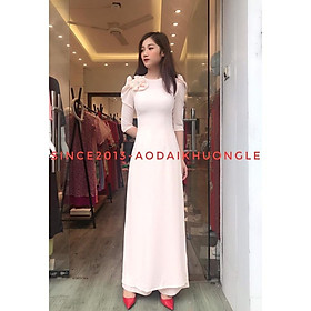 Áo dài lụa Mango tay bồng ngực gắn hoa màu kem be