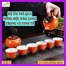 BỘ ẤM TRÀ QUẢ HỒNG ĐỘC ĐÁO, SANG TRỌNG VÀ TINH TẾ "BAHAMAR" được làm chất liệu gốm sứ cao cấp, đẹp mắt với lớp men bóng giúp sản phẩm dễ dàng được vẹ sinh sạch. Sản phẩm được nung dưới nhiệt độ trên 1400 độ C