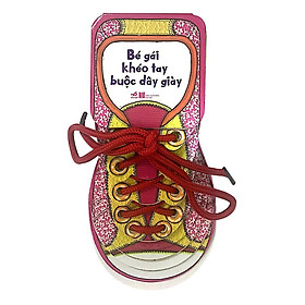 Bé gái khéo tay buộc dây giày - Bản Quyền