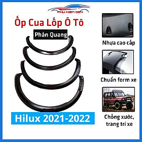 Bộ ốp cua lốp xe ô tô Hilux 2021-2022 bản nhỏ mẫu phản quang trang trí bảo vệ lốp xe