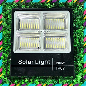 Mua Đèn năng lượng mặt trời 200W 4 khoang siêu sáng