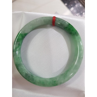 Vòng Cẩm Thạch tự nhiên mới Cao Cấp Đậu Lý AS Sao 53mm x cọng 7,8mm sịn bóng đẹp màu xanh lý 2 bên tươi sáng bông trắng đậu lý nhẹ lên đều nữ 52kg - 60kg đeo rất đẹp sang tay món quà tặng Mẹ , tặng vợ người phụ nữ yêu quý may mắn ý nghĩa ạ