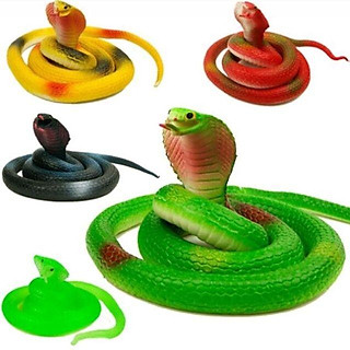 Đồ chơi rắn nhựa