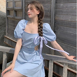 Váy hở lưng buộc dây khoét eo