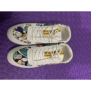 Giày sneaker nam họa tiết màu