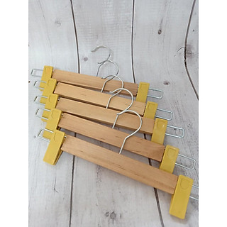 KẸP QUẦN BẰNG GỖ MÀU VÀNG-MÓC KẸP QUẦN ÁO CHO SHOP THỜI TRANG-MẮC KẸP CHÂN VÁY KHÁCH SẠN GIA ĐÌNH