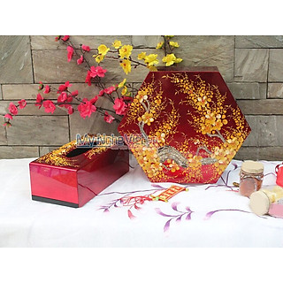 Hộp mứt lục giác hoa mai vàng nền đỏ