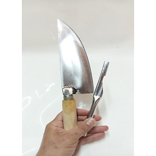 DAO THÉP LƯỠI CƯA NHỌN CÁN GỖ TẶNG KÈM MỘT DAO CẠO LÔNG HEO.