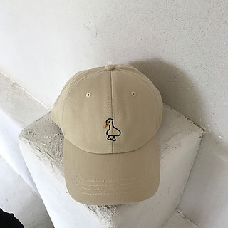 Mũ lưỡi trai thêu hình chú vịt dễ thương, chất vải tốt.