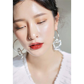 HÌNH CÔ GÁI DÁN SALON TÓC, TIỆM NAILS & PHUN XĂM THẨM MỸ_DECAL VIP