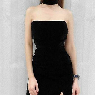 đầm body cúp xẻ tà phối vòng cổ cá tính