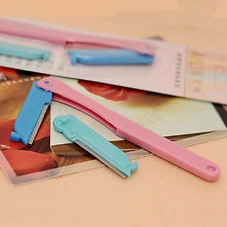 Dao cạo lông mày tiện dụng cho chị em