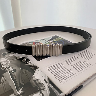 Thắt lưng bản nhỏ khóa kim loại cá tính