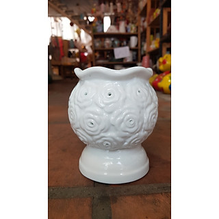 Đèn xông tinh dầu gốm sứ thấu quang, đèn ngủ, đèn trang trí, gốm Bát Tràng, sử dụng điện, họa tiết hoa hồng được khắc chìm trên thân, giúp không gian thông thoáng, thơm mát. Tặng 1 bóng đèn. Giao hoa văn ngẫu nhiên hoặc liên hệ shop chọn mẫu, giao từ HCM