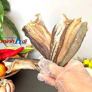 Khô CÁ LÓC NON nguyên con. Khô phơi vừa đủ nắng, thịt dẻo thơm vừa ăn. Cá được hút chân không VSATTP