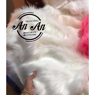 Thảm lông trắng trải bàn - Chụp hình