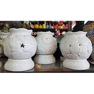 Đèn xông tinh dầu gốm sứ thấu quang, đèn ngủ, gốm Bát Tràng, sử dụng điện, hoa văn hoa hồng/ bướm/ hoa hướng dương chìm trên thân, đèn xông giúp không gian thông thoáng, mát mẻ. Tặng kèm 1 bóng đèn, giao họa tiết ngẫu nhiên từ HCM