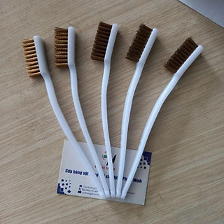 Bàn chải đánh gỉ sợi đồng cán nhựa loại tốt