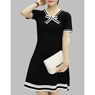 Đầm suông cổ tim phối trắng đen kết nơ cổ DS002