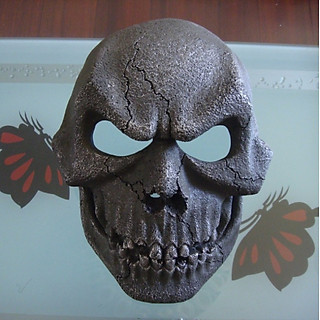 Mặt nạ hình sọ người