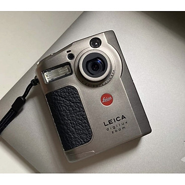 Mua Máy ảnh kỹ thuật số Leica Digilux Zoom tại Camplus Digital