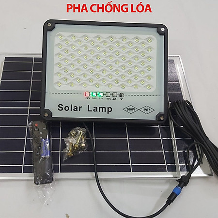 Đèn pha LED trắng 200W năng lượng mặt trời