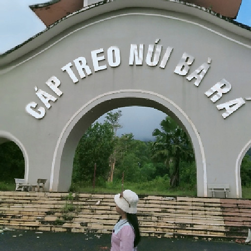 Nguyễn Tuyết Trinh