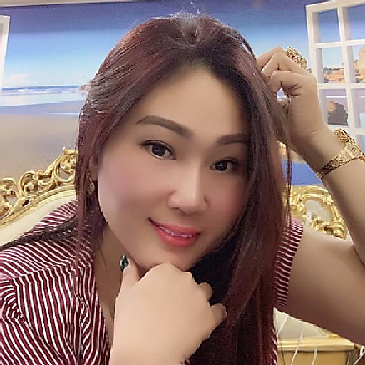 QUỲNH TRANG