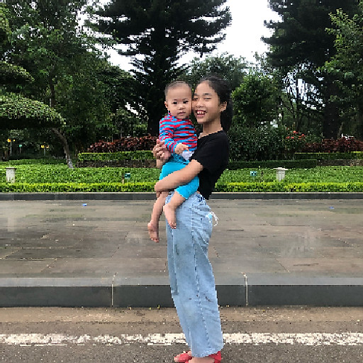Khánh Nancy mê vẽ