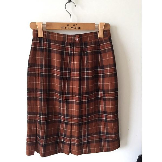 Chân Váy dạ kẻ màu cam đất phong cách, có xếp ly dưới chân váy. dạ đanh và mềm, có lót lụa. cạp eo cố định.