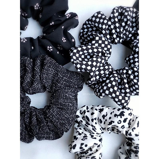 Dây buộc tóc Scrunchies Màu Đen Trắng