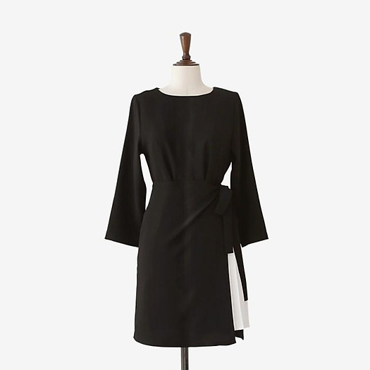 Đầm dự tiệc tay dài màu đen phối lụa voan cát trắng